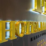 Helikon, 4* קסזטלי