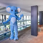 Helikon, מלון קסזטלי