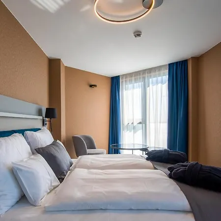 Otel Helikon, Kestel