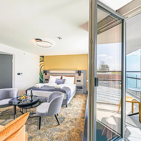 Helikon, Hotel 4*