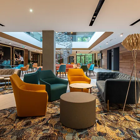 Helikon, Hotel