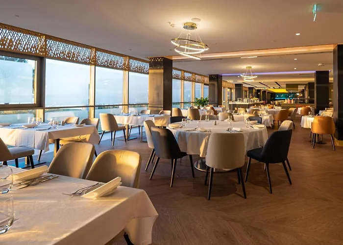 Helikon, Szálloda 4*