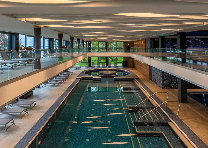 Helikon, Szálloda 4*